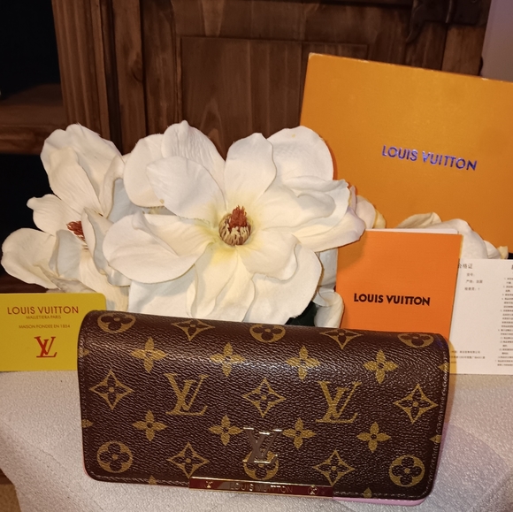 Vintage Louis Vuitton Wallet,Vuitton book,magnet,receipt,authentification paper. - Picture 12 of 16
